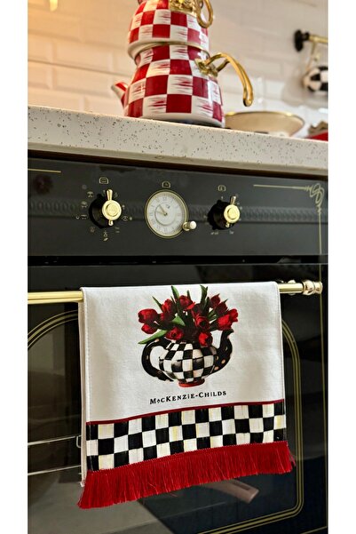 Nef’s Atelier Beyaz Zemin Kare Desenli Çaydanlık & Kırmızı Lale Baskılı Püskü...