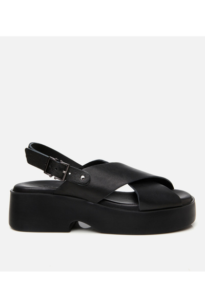 Hotiç Ženske kožne sandale sa crnim remenom i klinastom potpeticom