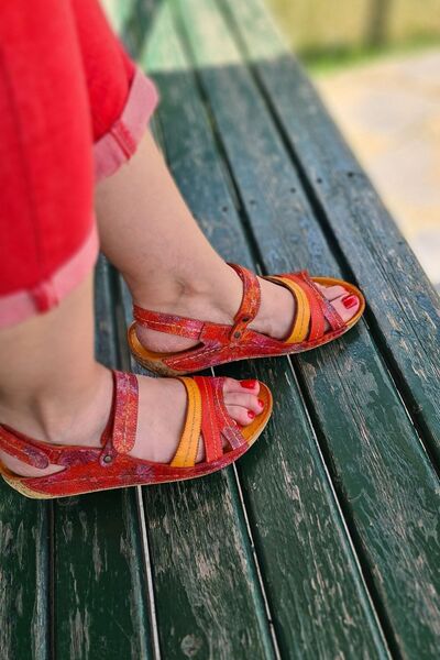 İNZE AYAKKABI Alanya- Red Floral Genuine Leather Sandals