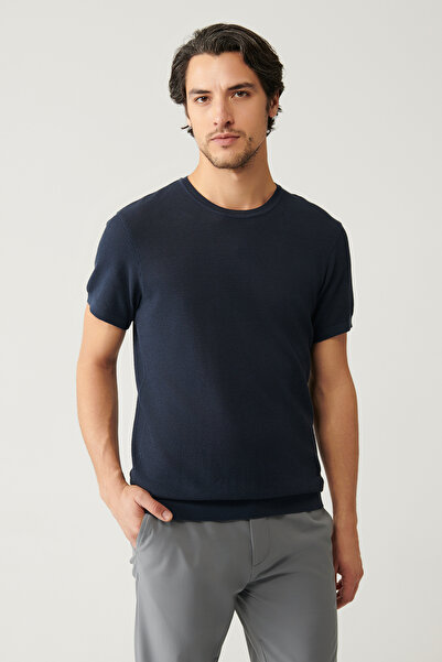 Avva Men's Light Navy Blue Crew Neck Textured Knit T-Shirt E005027