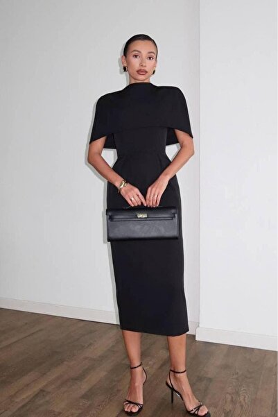 Pulli Collection Φόρεμα μάξι με λεπτομέρεια από ύφασμα Atlas και μανδύα