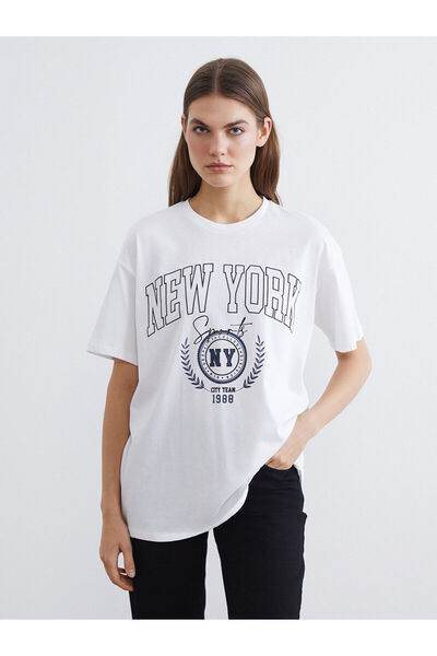 LC Waikiki Γυναικείο μπλουζάκι Özmarka New Season Crew Neck New York με τύπωμα