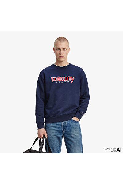 Tommy Hilfiger TJM 90'lar Dokulu Grafik Baskılı Bisiklet Yaka Erkek Mavi Swea...