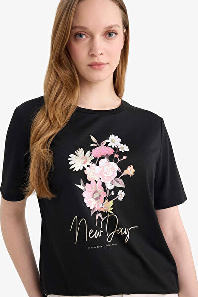 DeFacto Çiçekli Siyah Kadın T-Shirt G9257AX/BK81
