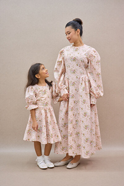 KÜÇÜĞÜM BUTİK Vintage ružičasta cvetna kombinacija haljine za majku i ćerku