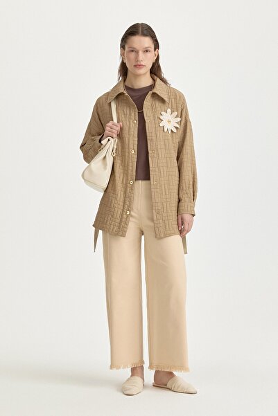 Nihan İnce Kapitone Broşlu Ceket Bej
