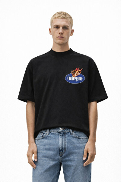 CAMBLYS قميص يونيسكس بشعار CIVILREGIME FLAME مطبوع على الوجه الأمامي، قماش سم...