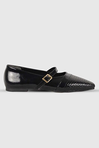Modezya Black Matte Front Patterned Belt Detailed Flat Toe Women's Ballet Flats