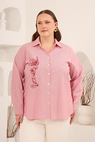 RMG Košulja crvene boje veće veličine sa detaljnim vezom