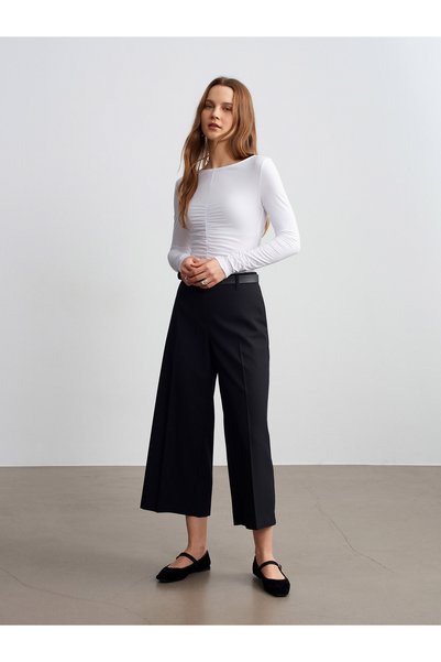 Dilvin 32600 Büzgülü Kayık Yaka Top