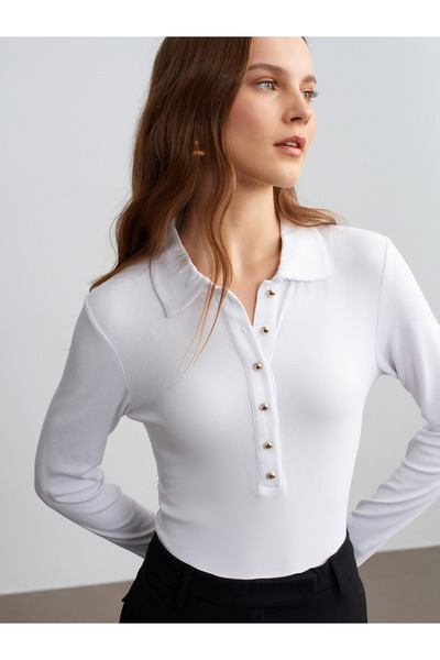 Dilvin 32671 Top sa dugmićima i detaljnim polo ovratnikom - beli