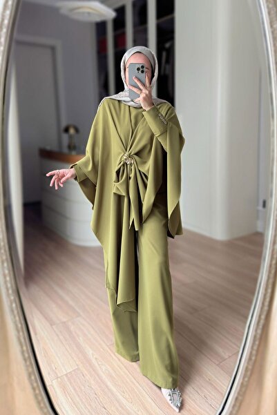 Ka Hijab طقم شال ثلاثي مزين بتفاصيل بروش - أخضر زيتي