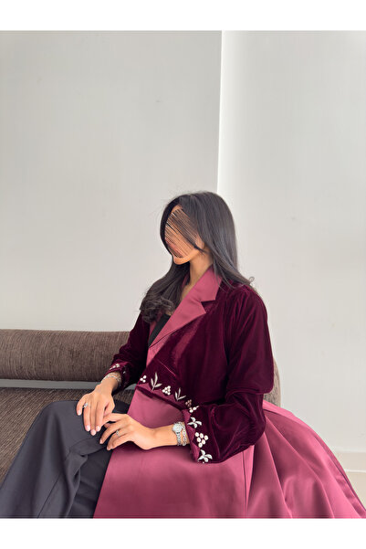 ABAYA Formal abaya in Velvet with taffeta and a brown button closure