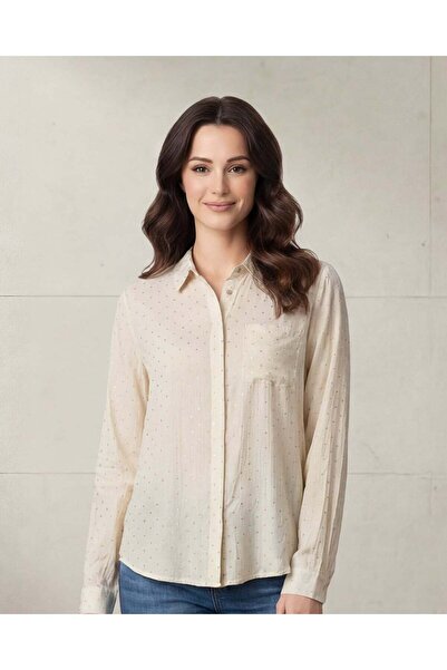REDTAG قميص نسائي بيج اللون بأزرار أمامية مزينة بتفاصيل مرصعة