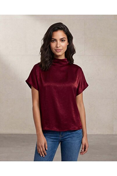 REDTAG بلوزة نسائية من الساتان بلون عنابي بياقة عالية