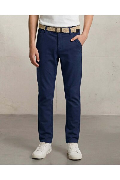 REDTAG بنطلون دوبي أزرق داكن بحزام للأولاد الكبار