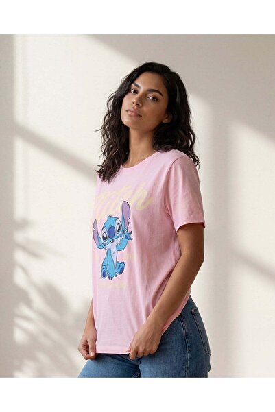 REDTAG تيشيرت نسائي وردي اللون برسومات مطرزة