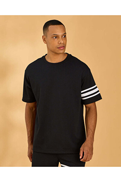REDTAG Men Black Crew Neck T-Shirt With Sleeve Stripe