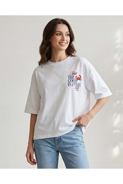 REDTAG تيشيرت نسائي أبيض برسومات قماش إنترلوك