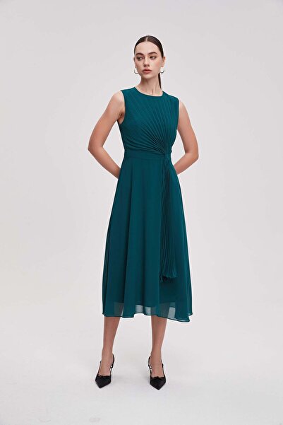 Nichii Sleeveless plain formal midi dress