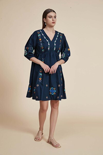 Yola 3/4 sleeve wide embroidered short dress