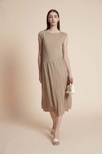 Yola فستان ميدي سادة بدون أكمام