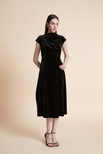 Yola فستان ميدي سادة بدون أكمام