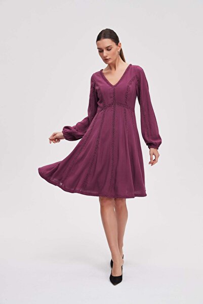 Livia فستان سادة بأكمام طويلة يصل إلى الركبة