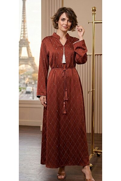 BRK A soft satin evening dress with a sophisticated and elegant design.