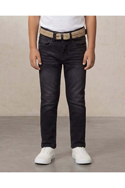 REDTAG بنطلون جينز أسود للأولاد من فيسكوز بحزام وخمسة جيوب