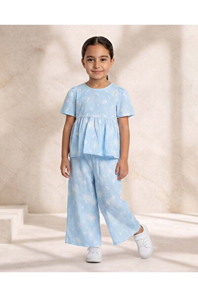 REDTAG طقم بناتي أزرق مزهر مكون من بلوزة قصيرة واسعة الساقين وبلوزة واسعة الس...