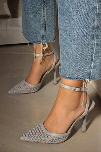 POLKA STORE Nadam se da će večernja haljina sa špicastim vrhom, otvorenim leđ...