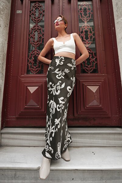 Hisleria Dugačka suknja od satenske tkanine sa uzorkom lišća - zelena (pogodn...