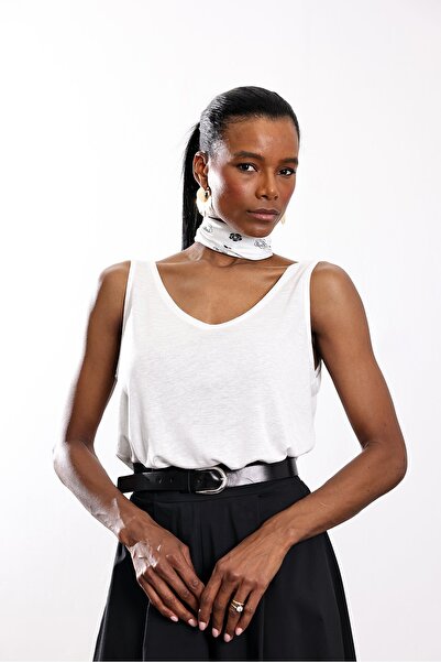 5in1Canpolat Bela majica sa V-izrezom Lan Teksturirano 30127