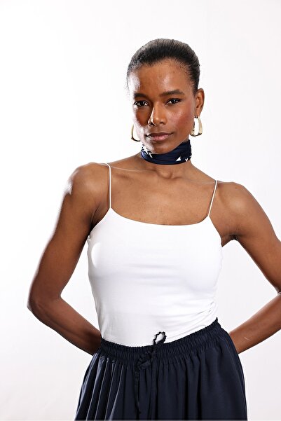 5in1Canpolat قميص داخلي أبيض بحمالات سباغيتي 1817