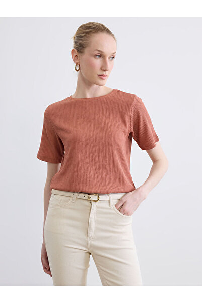 LC Waikiki Γυναικείο μπλουζάκι Özmarka New Season με λαιμόκοψη ποδηλάτου και ...