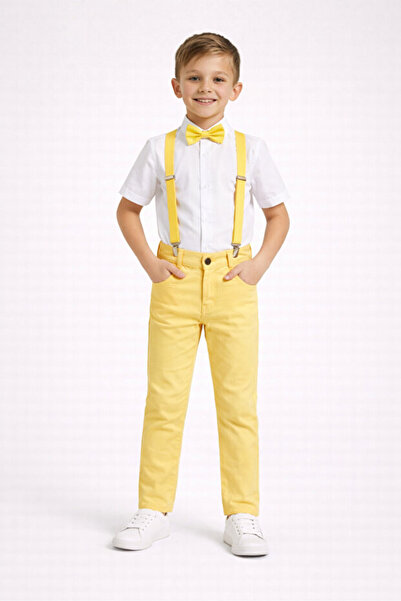 NOBLE STORE Αγόρι με λευκό κοντομάνικο πουκάμισο, μαύρο παντελόνι και μαύρο π...