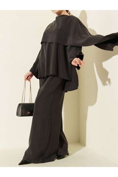 Lavanta Tekstil Σετ Μοντάλ με διπλή φόρμα και λεπτομέρεια κάπας στους ώμους