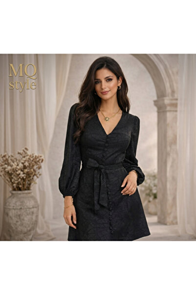 MQ Serene's short dress – modern elegance with a classic touch from Style