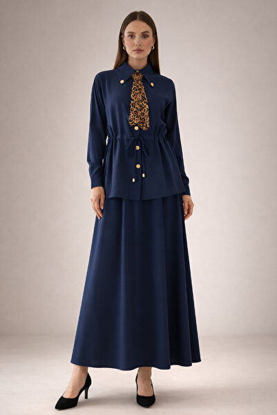 benguen طقم من قطعتين مع وشاح N7193 باللون الأزرق الداكن