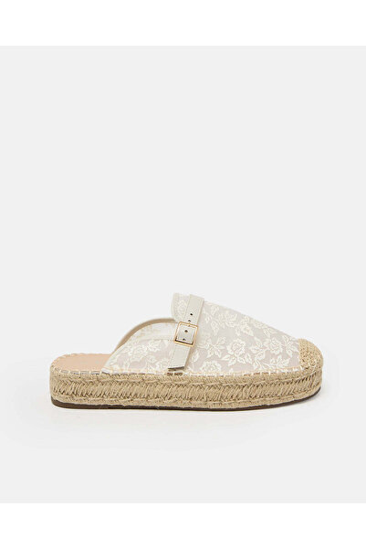 REDTAG حذاء نسائي كريمي اللون من نوع إسبادريل مزين دانتيل علوي