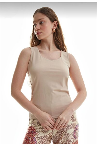 Quzu بلوزة أساسية بحزام سميك