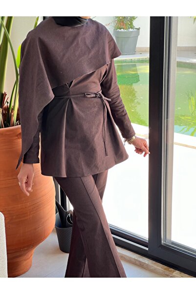 Vitrin Pelerinli Kot Takım