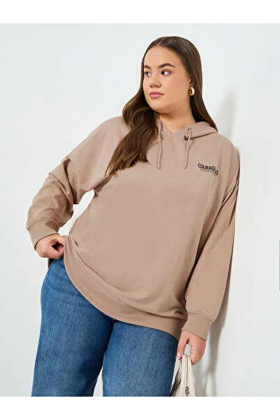Styli Plus Size Tan Slogan Print Longline Hoodie