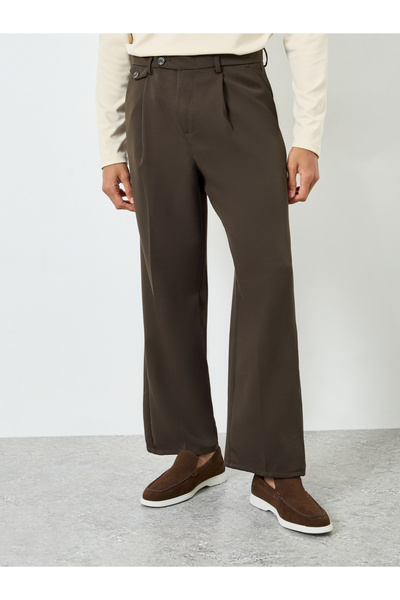 Styli Men Brown Wide Leg Pleated Trousers