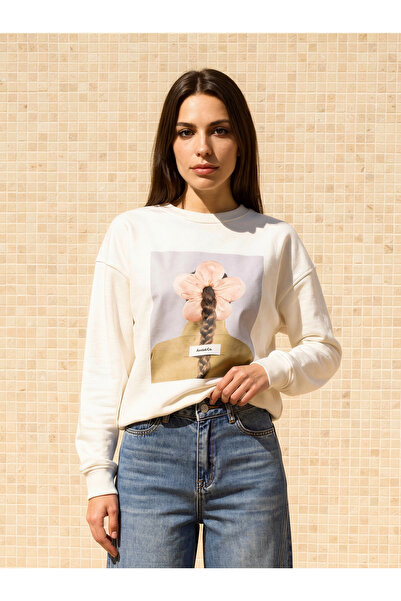 Amia&Co. White Oversized Printed Women's Sweatshirt
