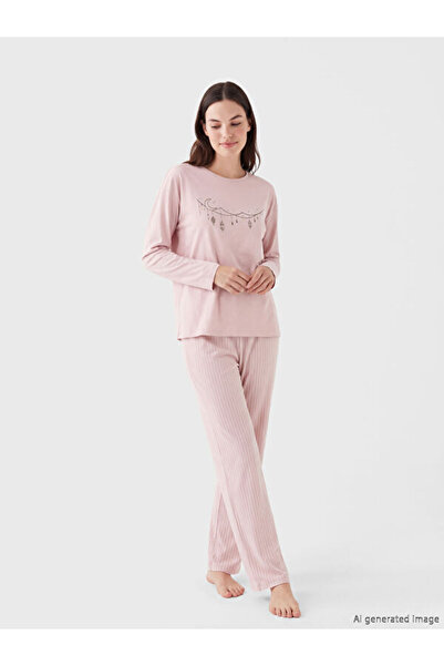 LC Waikiki طقم بيجامة نسائي مطبوع عليه طوق روبا من UZG STORE للنساء الأنيقات