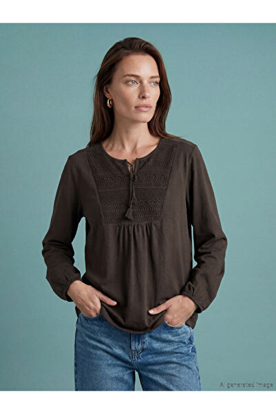 LC Waikiki Rmz Gi̇yi̇m Farkiyla Tie-Down Collar Embroidered Blouse