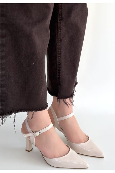 Lisinya Suden Beige Patent Leather Heeled Shoes - Tygoo