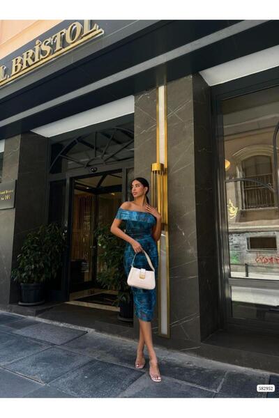 Modafeminen Φόρεμα μίντι με μοτίβο και κορδόνι στο λαιμό από βενζινοπετρένιο ...